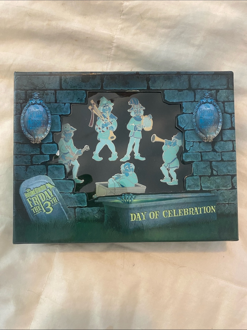 Disney Haunted Mansion ‘Day of Celebration’ Blue Green Pin Set LE.       (7)